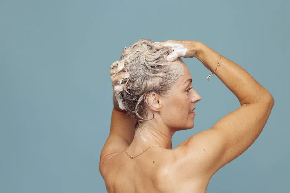 5 Najlepszych Odżywek do Blond Włosów - Koniec z Żółtym Odcieniem!