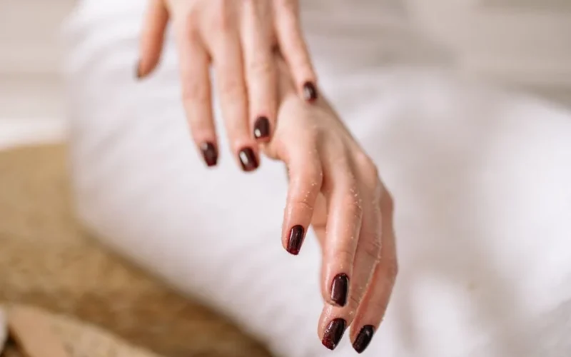Bordowe Paznokcie 2026: 50 Eleganckich Inspiracji na Modny Manicure