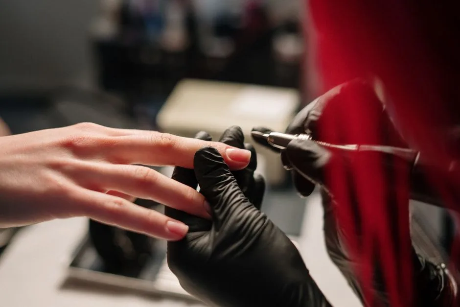 Dobór frezów do frezarki - przewodnik po etapach manicure 2026