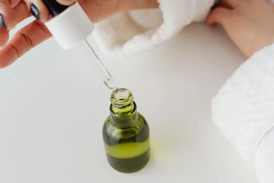 Manicure Olejkowy - Sekret Mocnych Paznokci i Nawilżonych Skórek Krok po Kroku