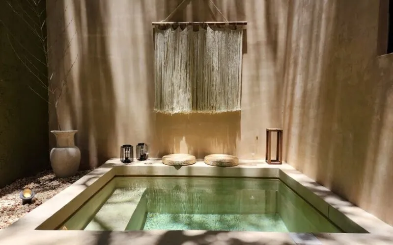 Jak zrobić domową parafinę do rąk w 30 minut? Zabieg jak z SPA krok po kroku