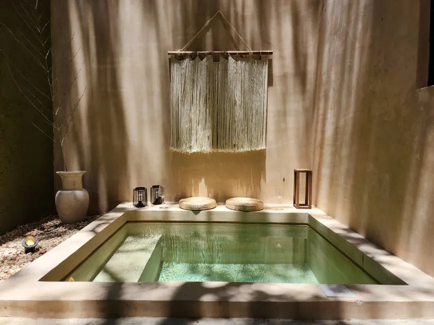 Jak zrobić domową parafinę do rąk w 30 minut? Zabieg jak z SPA krok po kroku