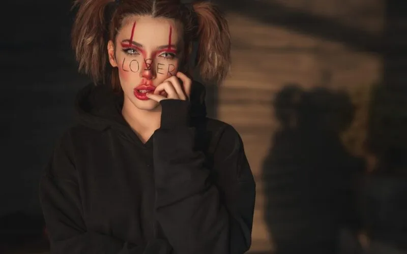 Jak zrobić fajny makijaż na Halloween? 5 Strasznych Pomysłów Krok po Kroku
