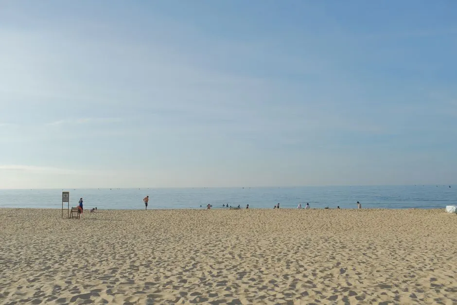 Wakacyjne Paznokcie 2026: 10 Najmodniejszych Stylizacji na Plażę