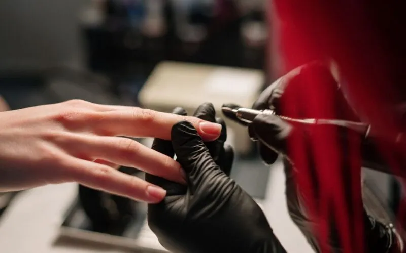 Frezarka do paznokci Allegro – Jak Wybrać Najlepszą w 2026? Poradnik