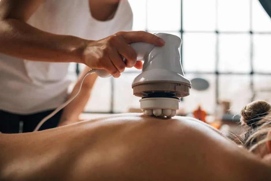Jak Zrobić Domowy Olejek do Masażu Antycellulitowy z 4 Olejków Eterycznych? Sprawdzona Receptura