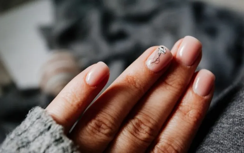 Paznokcie Hybrydy: 10 Najlepszych Trików na Idealny Manicure w Domu