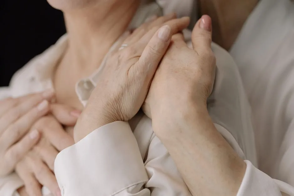 Pielęgnacja Dłoni po 50. Roku Życia – 7 Złotych Zasad Anti-Aging