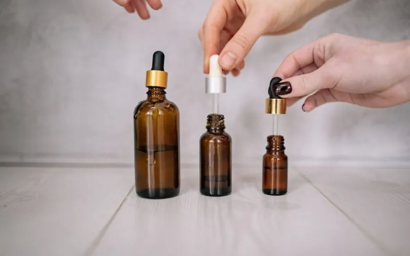 Domowe serum z witaminą C na przebarwienia – prosty przepis w 10 minut