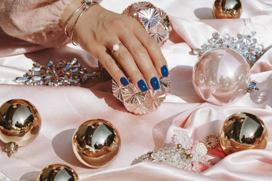 5 technik chrome nails w domu - efekt pyłku i lustra