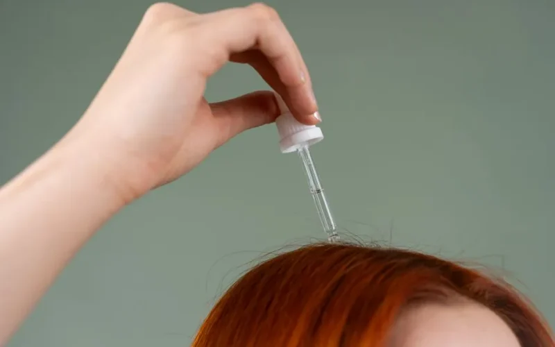 Test na porowatości włosów - 3 proste metody, które poznają Twój typ włosów