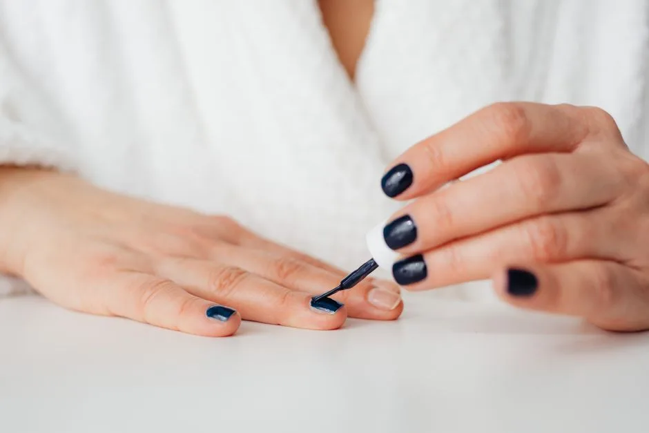 Lip Gloss Nails - Sekret Błyszczących Paznokci Bez Lakieru